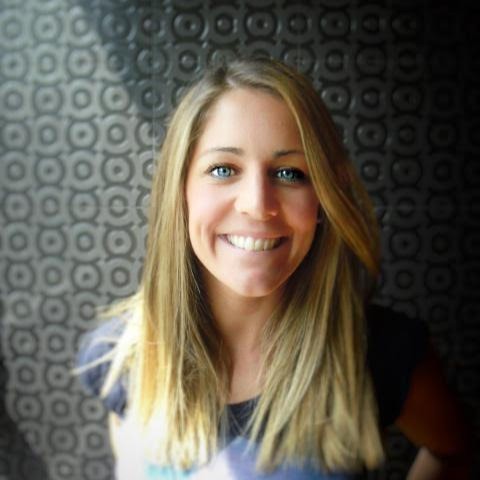 Vikki Danielson Headshot